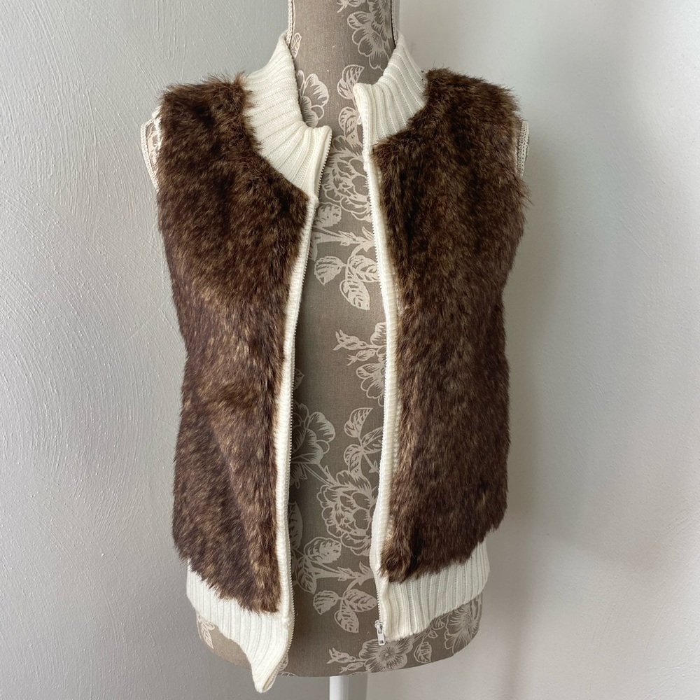 NWOT: Kim Rogers Petite Faux Fur Knit Vest. Brown/Ivory. Sz PS. - Picture 3 of 12